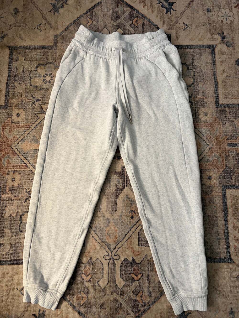 Lululemon Womens 4 Heather Gray Fleece Jogger Sweatpants Drawstring Cuffed
